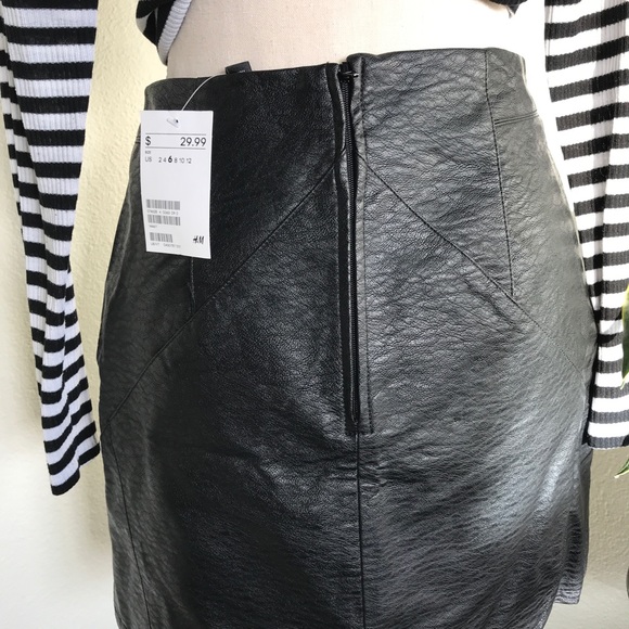 Faux leather high waisted mini skirt - Picture 7 of 7